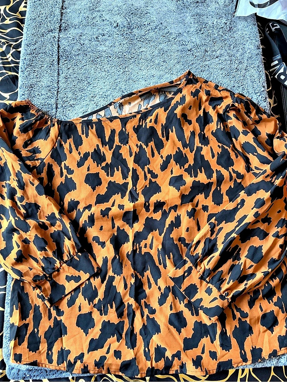 SHEIN Animal Print Blouse in Orange & Black Size 2XL